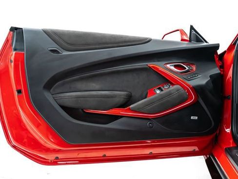 Used 2020 Chevrolet Camaro ZL1 RWD image 22