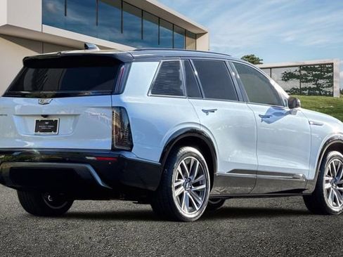 New 2026 Cadillac Vistiq Premium Luxury w/ LPO, Floor Liner Package AWD/4WD image 4