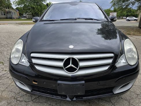Used 2007 Mercedes-Benz R 500 4MATIC w/ P2 Pkg image 2
