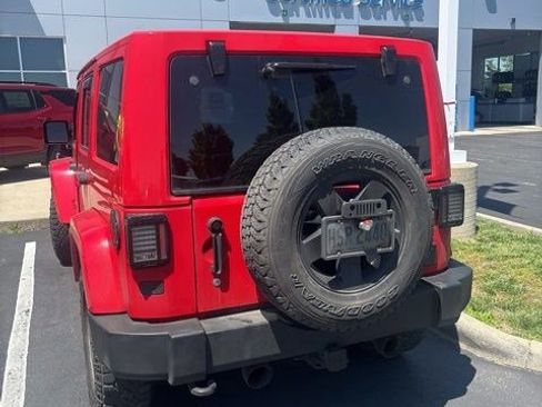 Used 2015 Jeep Wrangler Unlimited Sahara AWD/4WD image 6