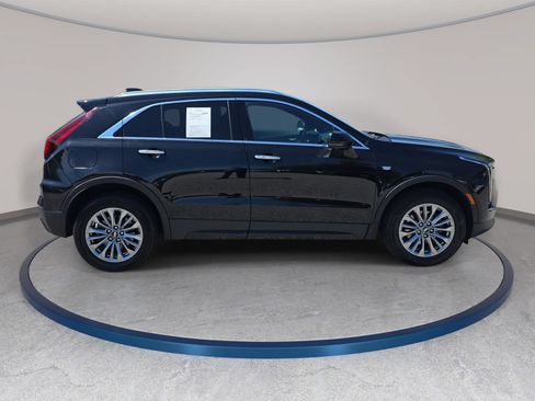 Used 2025 Cadillac XT4 Premium Luxury FWD image 4