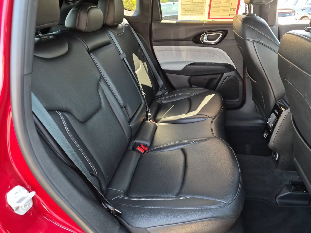 Used 2025 Jeep Compass Limited AWD/4WD image 30