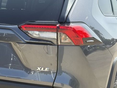 Used 2022 Toyota RAV4 XLE Premium FWD image 7