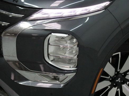 New 2026 Mitsubishi Outlander SEL image 2