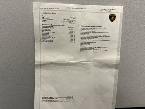 Used 2022 Lamborghini Urus Base image 24