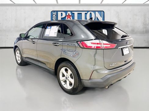 Used 2019 Ford Edge SE image 5