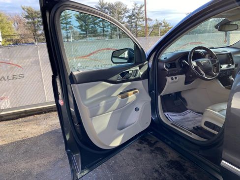 Used 2017 GMC Acadia Denali w/ Technology Package image 14