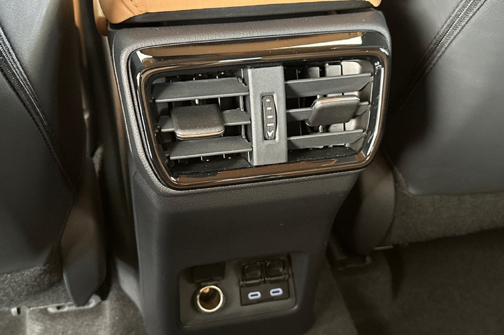 Used 2026 Lexus NX 350 AWD w/ Luxury Package image 14