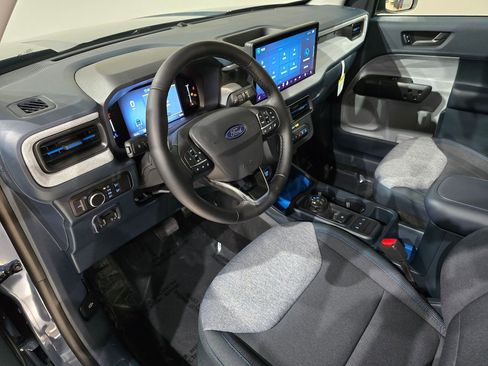 New 2025 Ford Maverick XLT image 18