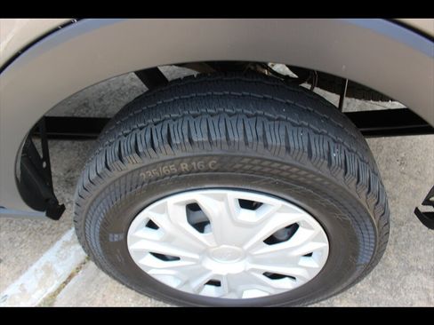 Used 2024 Ford Transit 350 XLT image 29