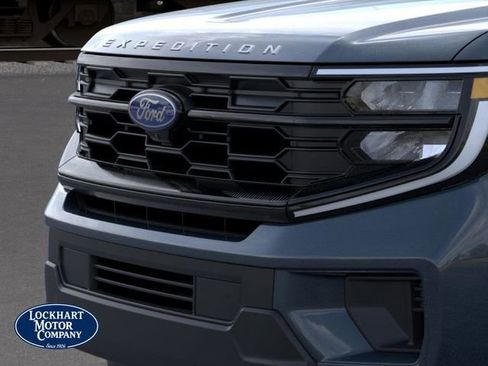 New 2026 Ford Expedition Active image 17