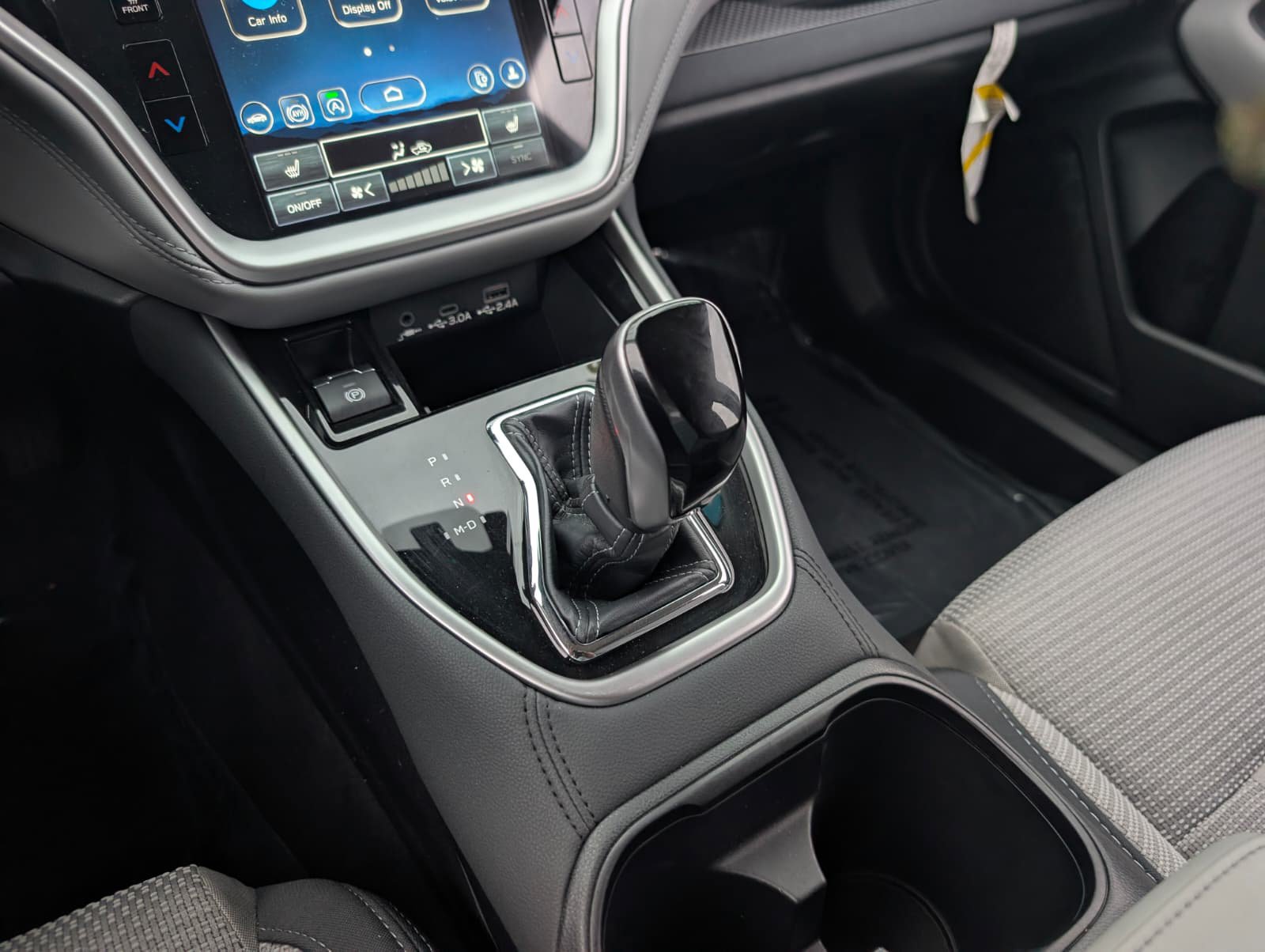 Certified 2025 Subaru Outback Premium AWD/4WD image 18
