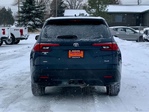 Used 2024 Toyota Grand Highlander XLE image 4