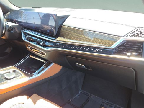 Certified 2024 BMW X5 xDrive40i w/ Premium Package image 21