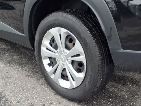 Used 2024 Chevrolet Trax LS image 11