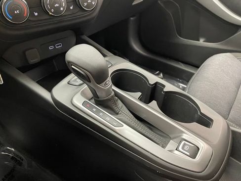 Used 2024 Chevrolet Trax LS w/ LS Convenience Package FWD image 7