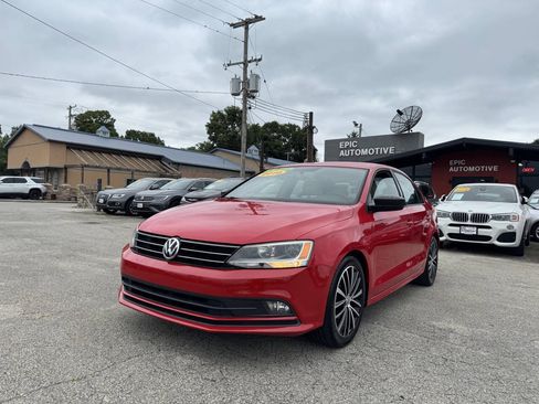 Used 2016 Volkswagen Jetta Sport FWD image 1