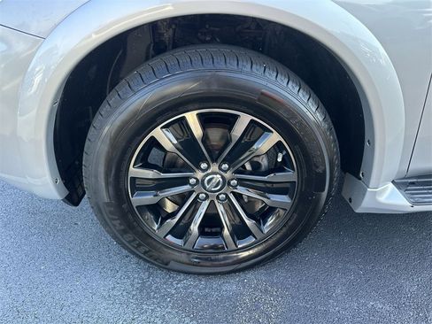 Used 2019 Nissan Armada Platinum w/ Captain's Chairs Package image 10