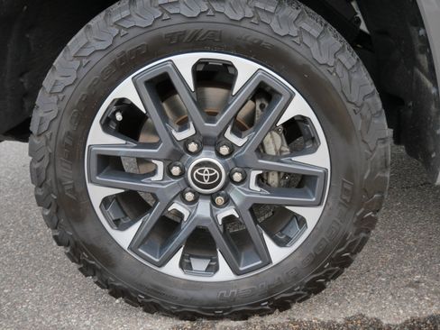 Certified 2022 Toyota Tundra Limited AWD/4WD image 15