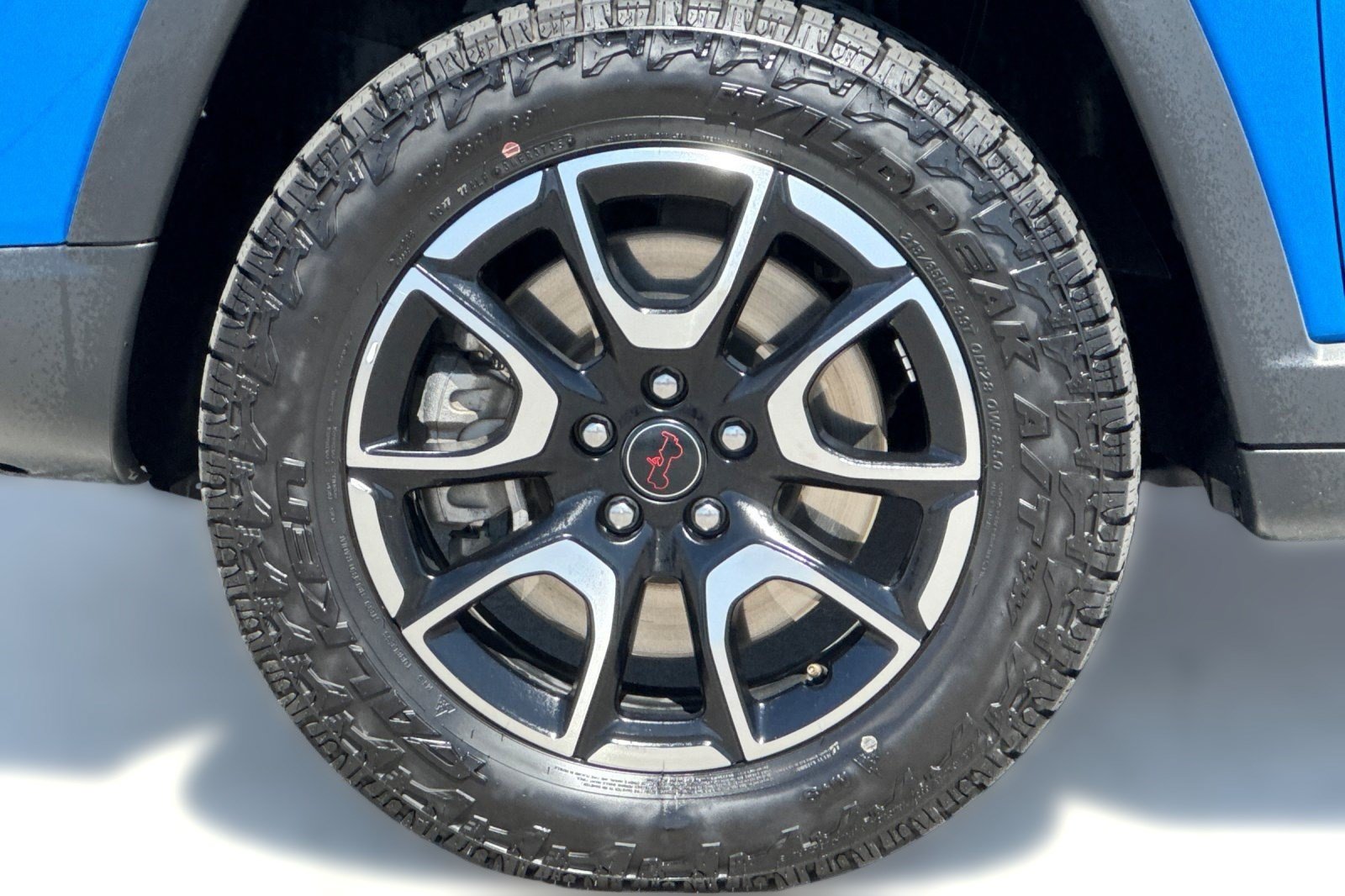 Used 2025 Jeep Compass Trailhawk AWD/4WD image 13
