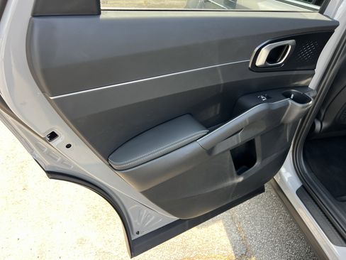 Used 2025 Kia Sorento EX w/ Panoramic Sunroof Package FWD image 22