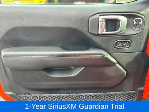 Used 2018 Jeep Wrangler Unlimited Sahara image 15