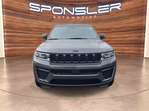 New 2026 Jeep Grand Cherokee Altitude AWD/4WD image 9
