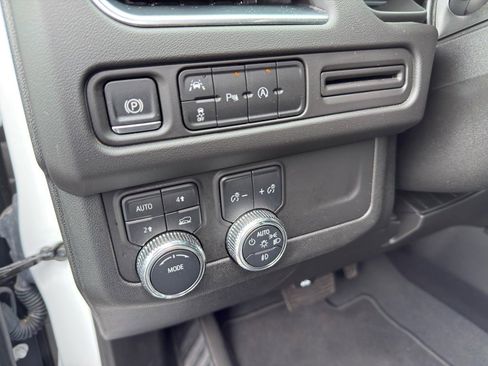 Certified 2024 GMC Yukon SLT image 11