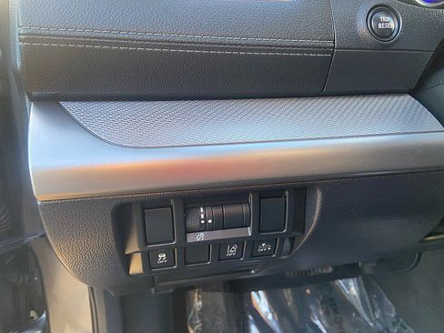 Used 2019 Subaru Outback 2.5i Premium image 11