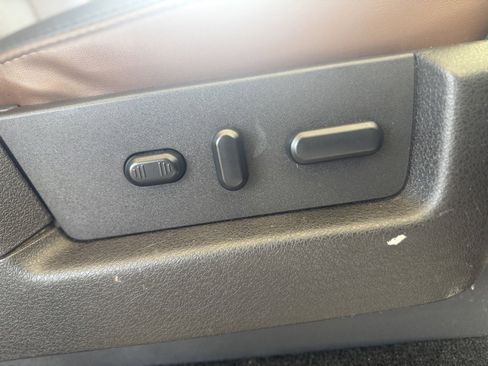 Used 2014 Ford F150 Platinum image 32