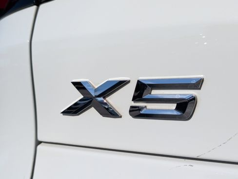 Certified 2024 BMW X5 xDrive50e image 9