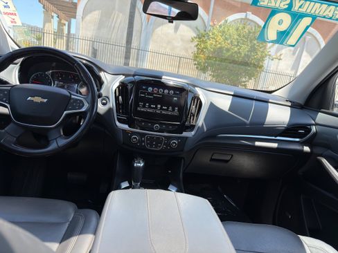 Used 2019 Chevrolet Traverse Premier w/ Driver Confidence II Package FWD image 22
