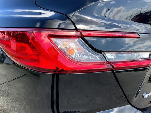 Used 2025 Toyota Camry SE w/ Convenience Package FWD image 28