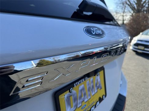 Certified 2022 Ford Explorer XLT w/ Equipment Group 202A image 46