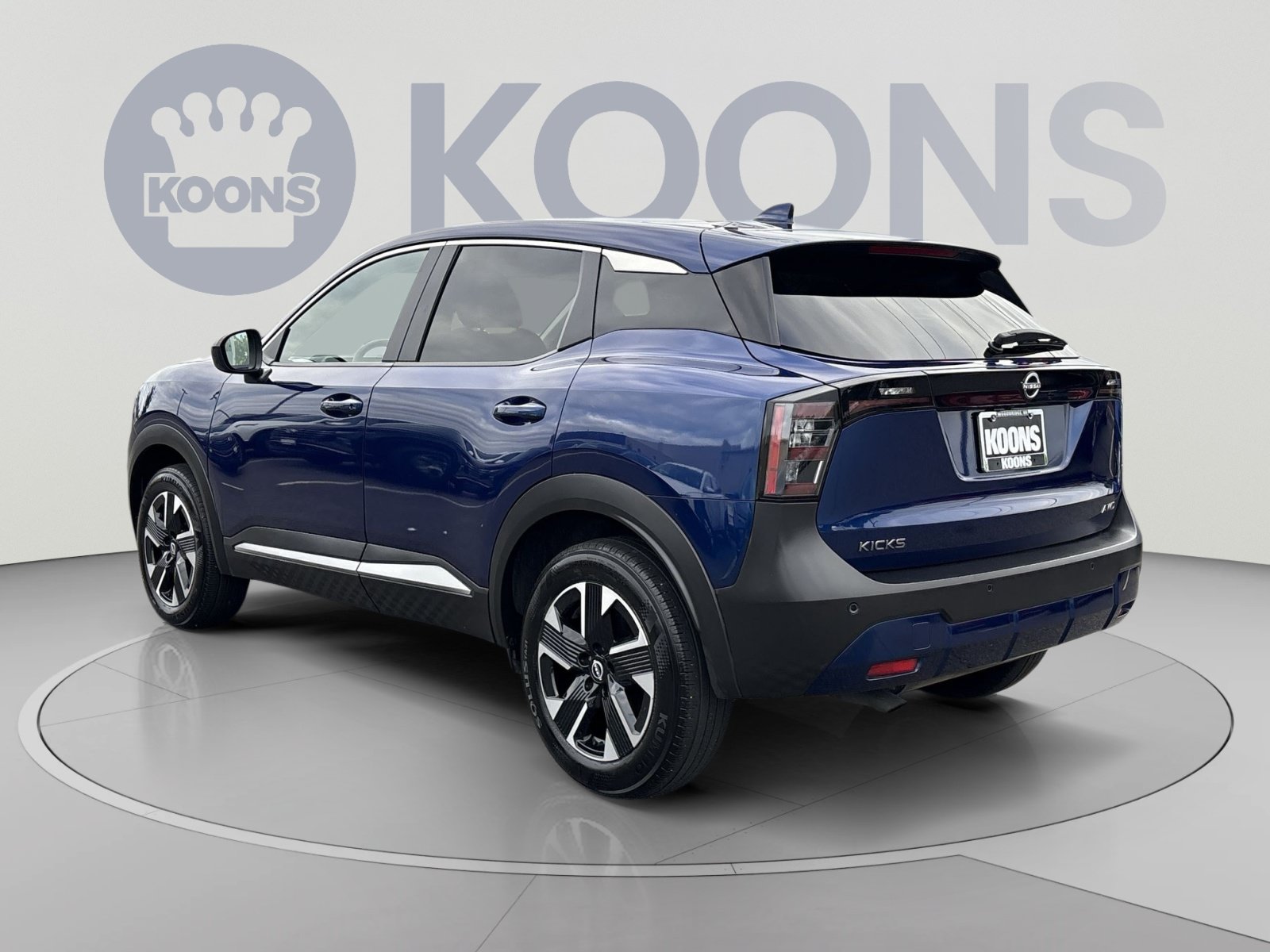 Used 2025 Nissan Kicks SV AWD/4WD image 4