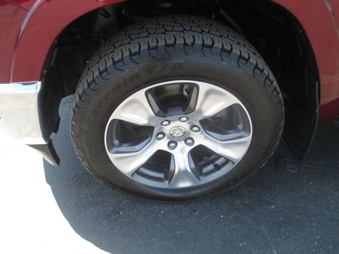 Used 2020 RAM 1500 Laramie AWD/4WD image 14