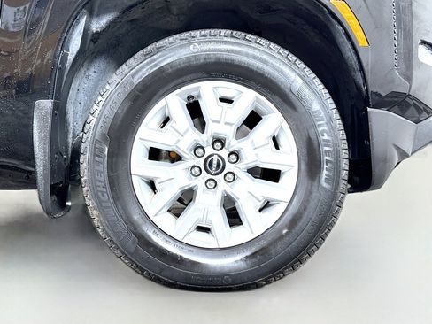 Used 2023 Nissan Frontier SV w/ SV Premium Package image 45