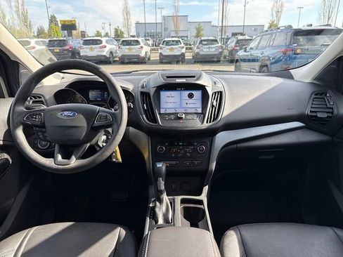 Used 2017 Ford Escape SE w/ Equipment Group 201A AWD/4WD image 13