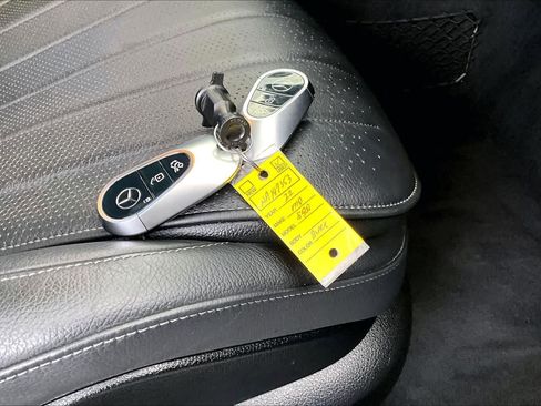 Used 2022 Mercedes-Benz S 500 4MATIC w/ AMG Line Package image 14