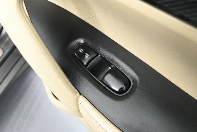 Used 2014 Nissan Rogue SL w/ SL Premium Package FWD image 40