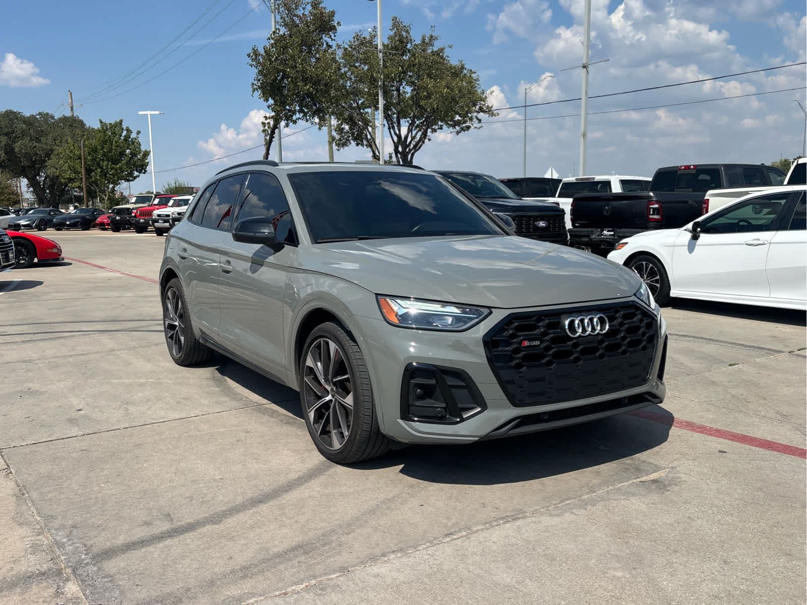 Used 2021 Audi SQ5 Premium Plus w/ Premium Plus Package AWD/4WD image 2