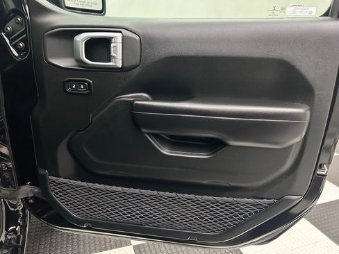 Used 2019 Jeep Wrangler Unlimited Sport S image 16