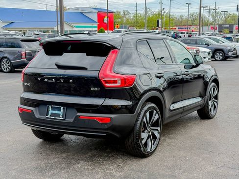Used 2024 Volvo XC40 B5 Plus w/ Protection Package Premier AWD/4WD image 8