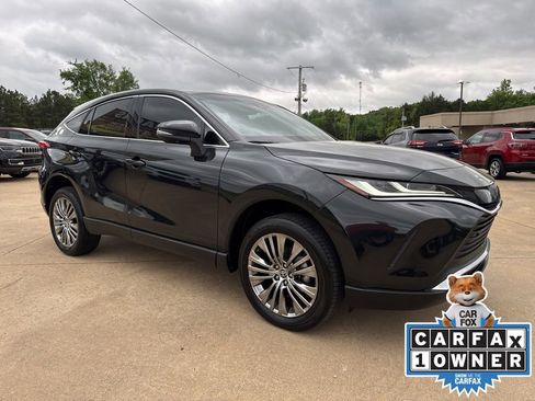 Used 2024 Toyota Venza Limited AWD/4WD image 3