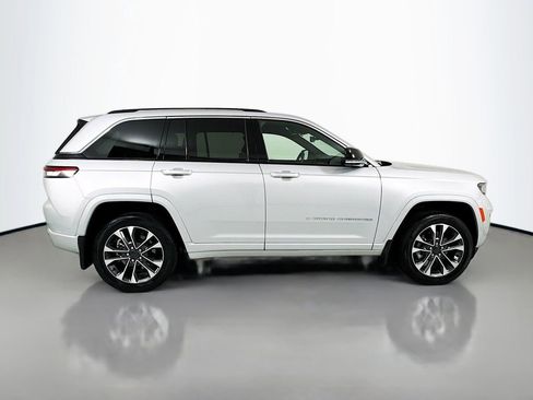 Used 2023 Jeep Grand Cherokee Overland w/ Advanced Protech Group III AWD/4WD image 7