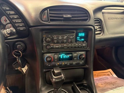 Used 2002 Chevrolet Corvette Convertible w/ Preferred Equipment Group2 image 9