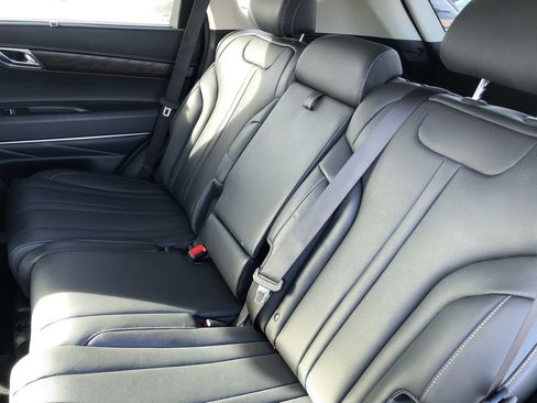 Used 2024 Genesis GV80 2.5T image 12