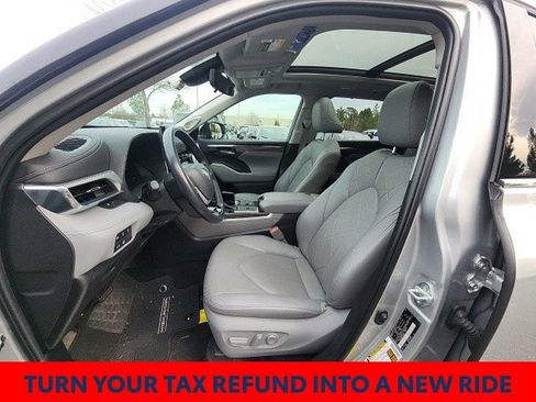 Used 2023 Toyota Highlander Platinum image 21