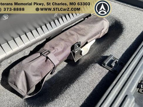 Used 2017 Lincoln Navigator L Select image 16