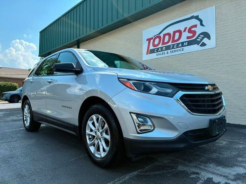 Used 2018 Chevrolet Equinox LS FWD image 4